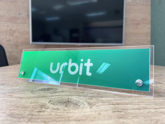 Placa de Identificação de Mesa - Acrílico e Acrílico 30x8