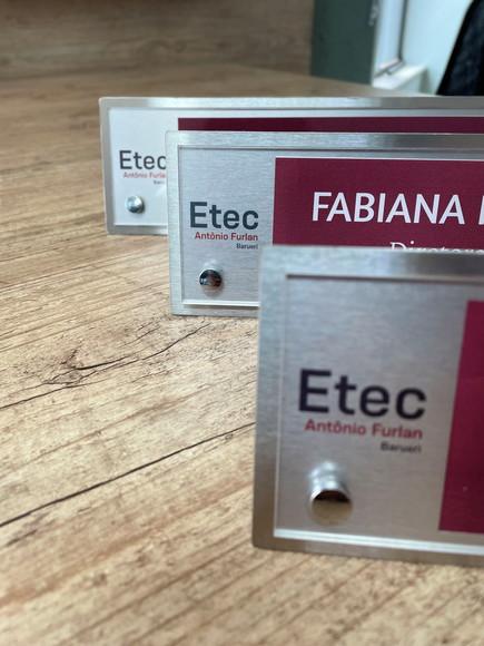 Placa de Identificação de Mesa - Inox e Acrílico 30x8