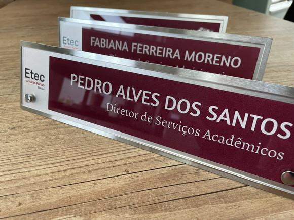 Placa de Identificação de Mesa - Inox e Acrílico 30x8