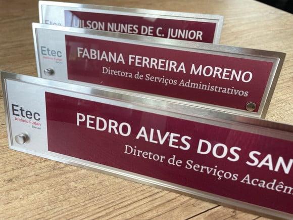 Placa de Identificação de Mesa - Inox e Acrílico 30x8