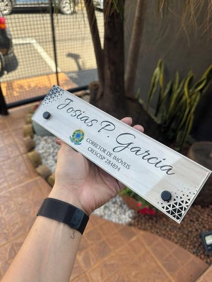 Placa de Identificação de Mesa - mdf e Acrílico 26x6,5