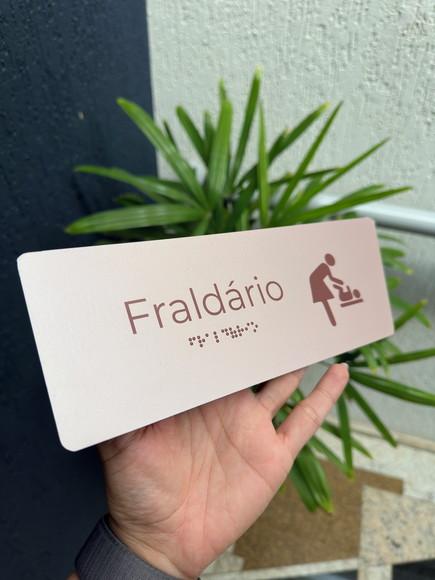 Placa de Identificação de Sala - Caulim 32x10,5 Braille