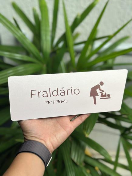 Placa de Identificação de Sala - Caulim 32x10,5 Braille
