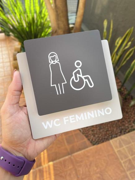 Placa de Identificação de Sala - Modelo Ágata