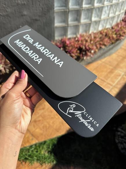 Placa de Identificação de Sala - Modelo Ametista