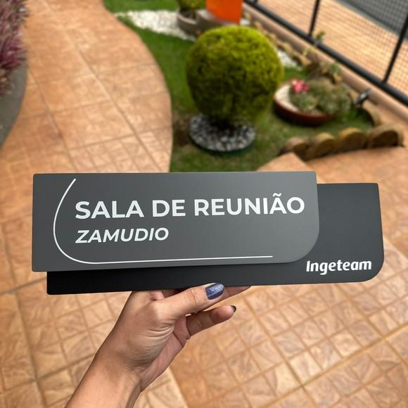 Placa de Identificação de Sala - Modelo Ametista