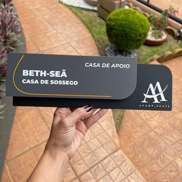 Placa de Identificação de Sala - Modelo Ametista