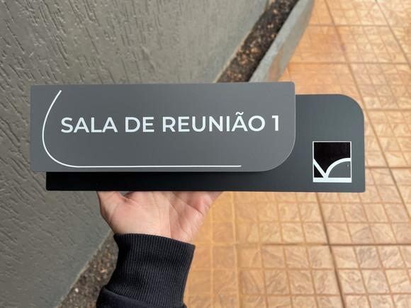 Placa de Identificação de Sala - Modelo Ametista