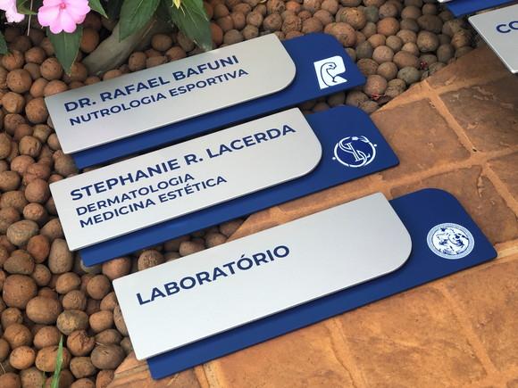 Placa de Identificação de Sala - Modelo Ametista