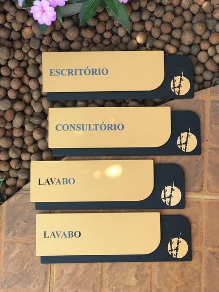 Placa de Identificação de Sala - Modelo Ametista