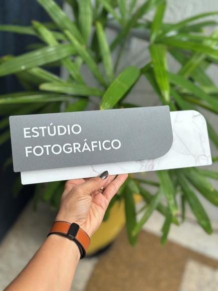 Placa de Identificação de Sala - Modelo Ametista Acrílico