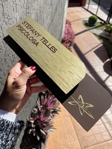 Placa de Identificação de Sala - Modelo Ametista Acrílico