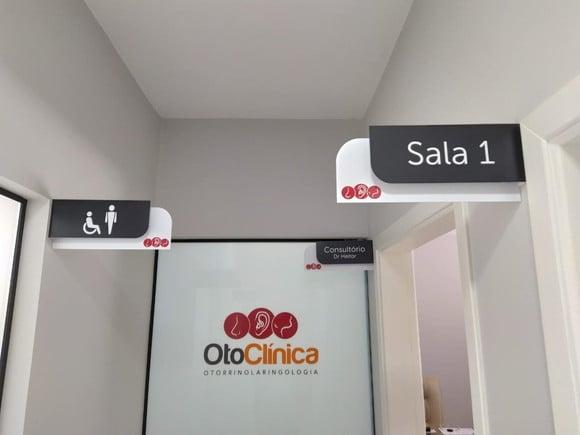 Placa de Identificação de Sala - Modelo Ametista Bandeira