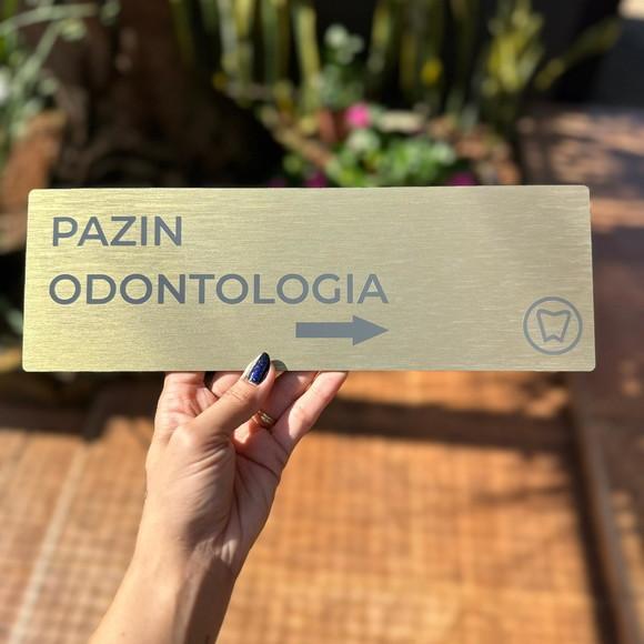 Placa de Identificação de Sala - Modelo Caulim Acrílico