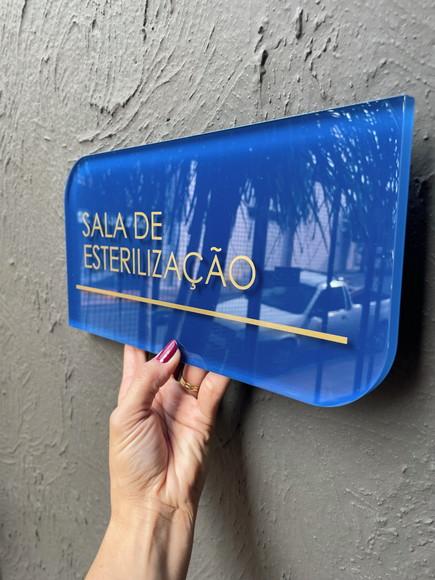 Placa de Identificação de Sala - Modelo Caulim Acrílico