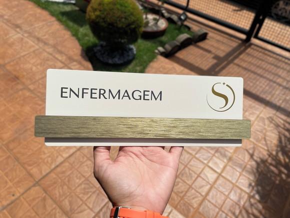 Placa de Identificação de Sala - Modelo Esmeralda