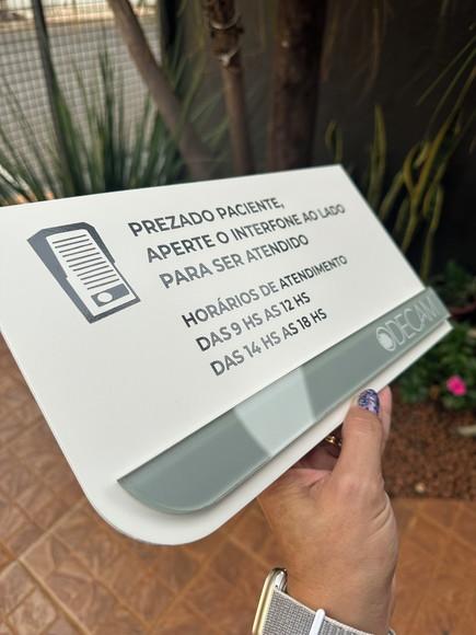 Placa de Identificação de Sala - Modelo Esmeralda Maior