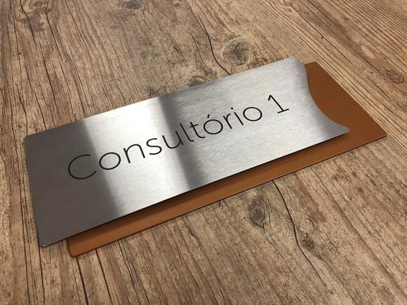 Placa de Identificação de Sala - Modelo Feldspato Inox