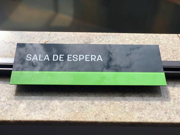Placa de Identificação de Sala - Modelo Granada
