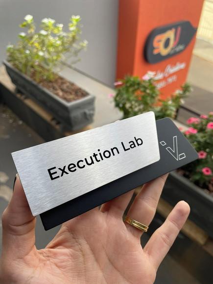 Placa de Identificação de Sala - Modelo Mini Onix Inox