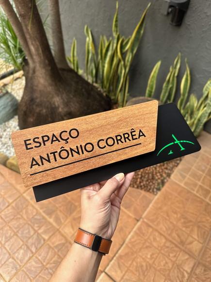 Placa de Identificação de Sala - Modelo Onix