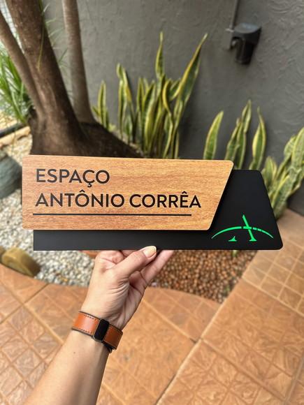 Placa de Identificação de Sala - Modelo Onix