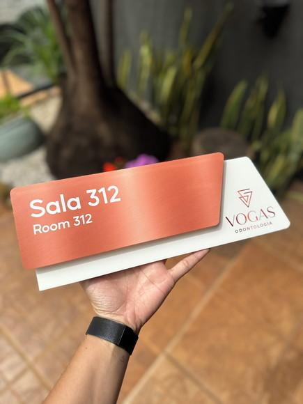 Placa de Identificação de Sala - Modelo Onix