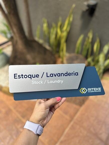 Placa de Identificação de Sala - Modelo Onix