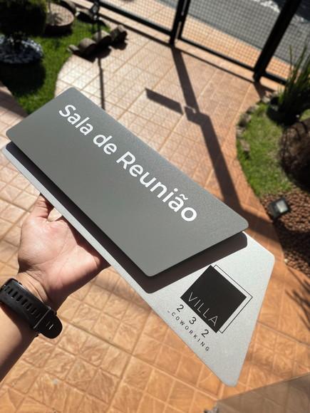 Placa de Identificação de Sala - Modelo Onix