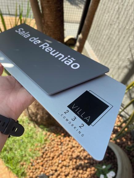 Placa de Identificação de Sala - Modelo Onix