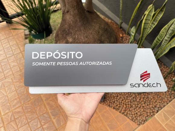 Placa de Identificação de Sala - Modelo Onix