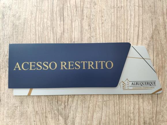 Placa de Identificação de Sala - Modelo Onix
