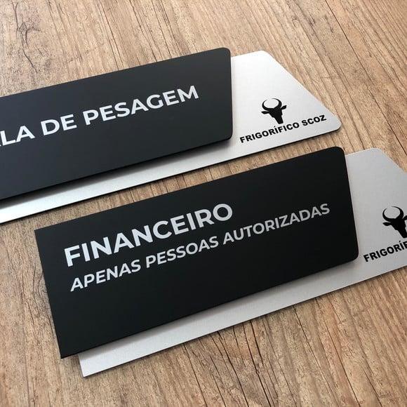 Placa de Identificação de Sala - Modelo Onix
