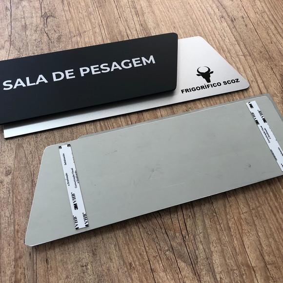Placa de Identificação de Sala - Modelo Onix
