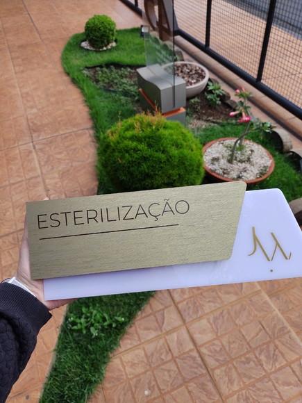 Placa de Identificação de Sala - Modelo Onix Acrílico