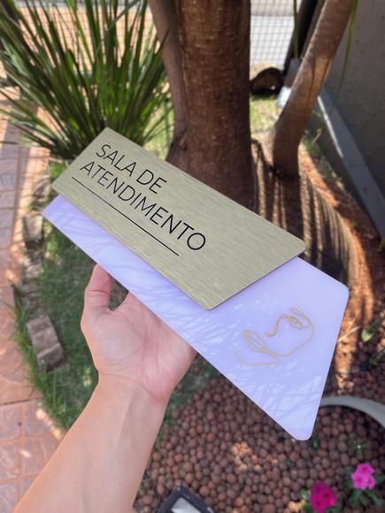 Placa de Identificação de Sala - Modelo Onix Acrílico