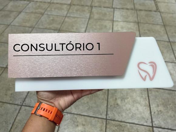 Placa de Identificação de Sala - Modelo Onix Acrílico