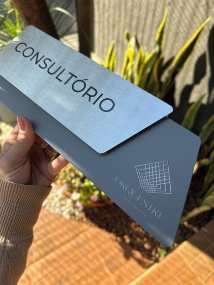 Placa de Identificação de Sala - Modelo Onix Inox