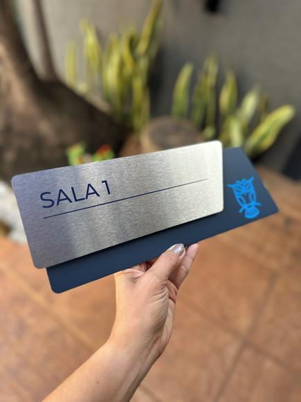 Placa de Identificação de Sala - Modelo Onix Inox