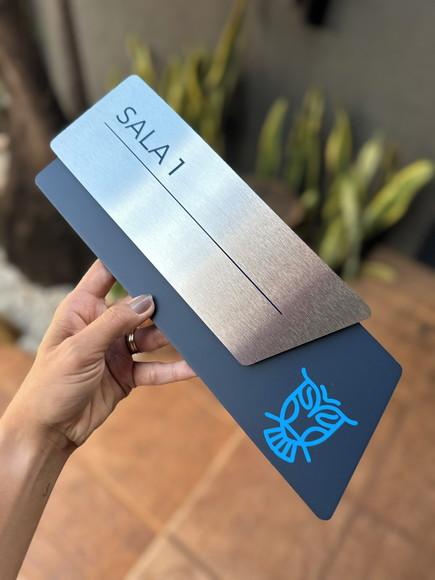 Placa de Identificação de Sala - Modelo Onix Inox