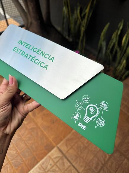 Placa de Identificação de Sala - Modelo Onix Inox