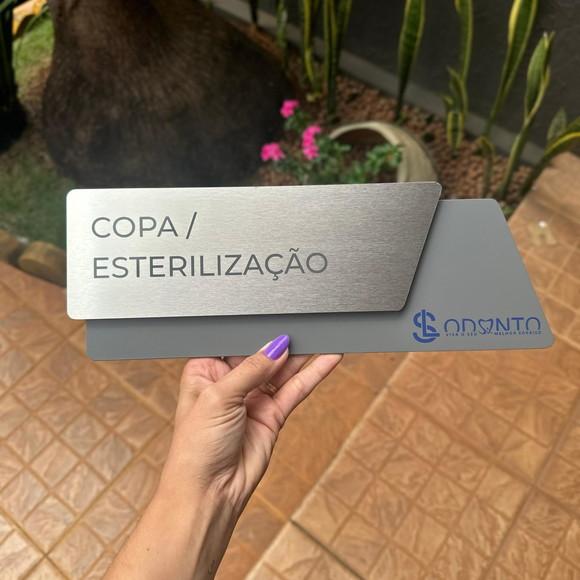 Placa de Identificação de Sala - Modelo Onix Inox