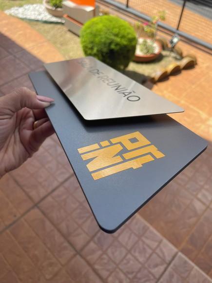 Placa de Identificação de Sala - Modelo Onix Inox