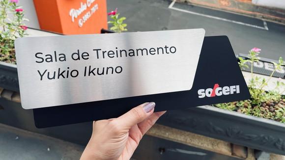 Placa de Identificação de Sala - Modelo Onix Inox