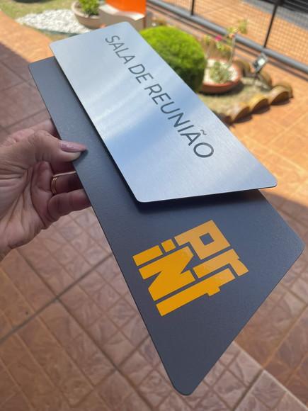 Placa de Identificação de Sala - Modelo Onix Inox