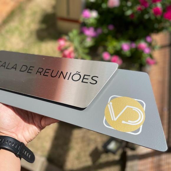 Placa de Identificação de Sala - Modelo Onix Inox