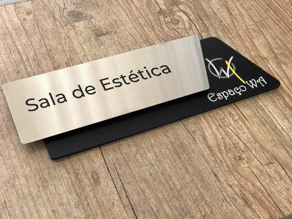Placa de Identificação de Sala - Modelo Onix Inox