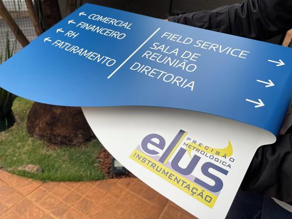 Placa de Identificação de Sala - Modelo Sodalita 70x40