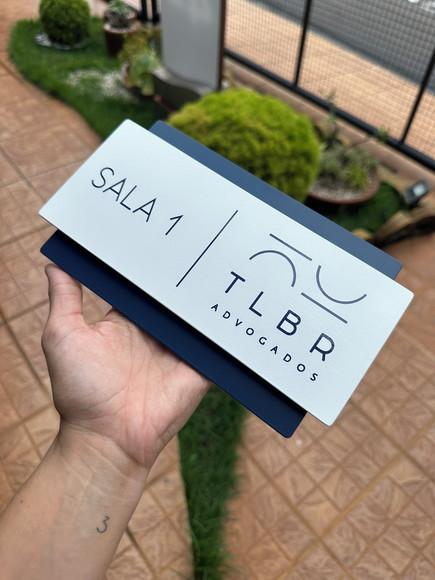 Placa de Identificação de Sala - Modelo Topázio 22x12,5