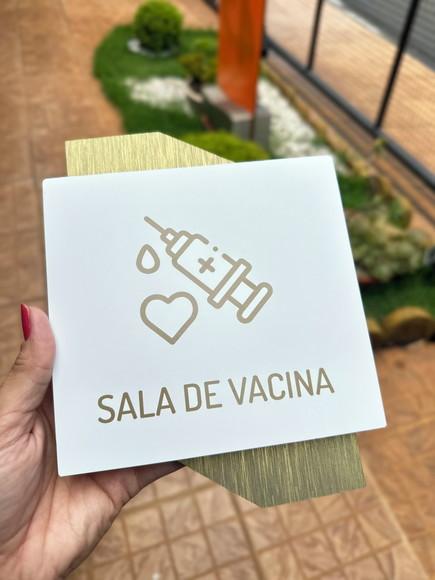 Placa de Identificação de Sala Consultório Modelo Bari 18x14